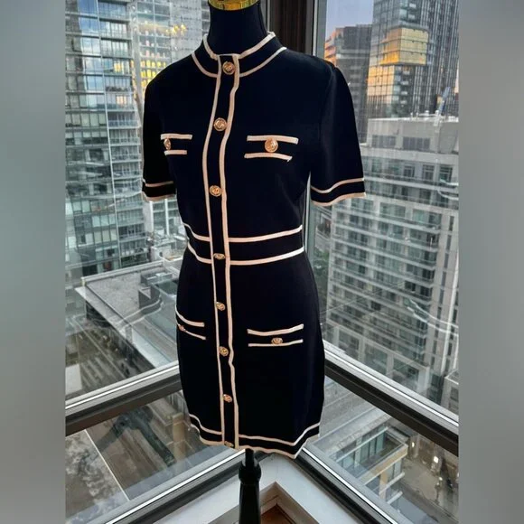 🆕KARL LAGERFELD🧿 NWT Classic Knit Dress with Embroidered Monogram, Black, Sz M - Picture 4 of 16